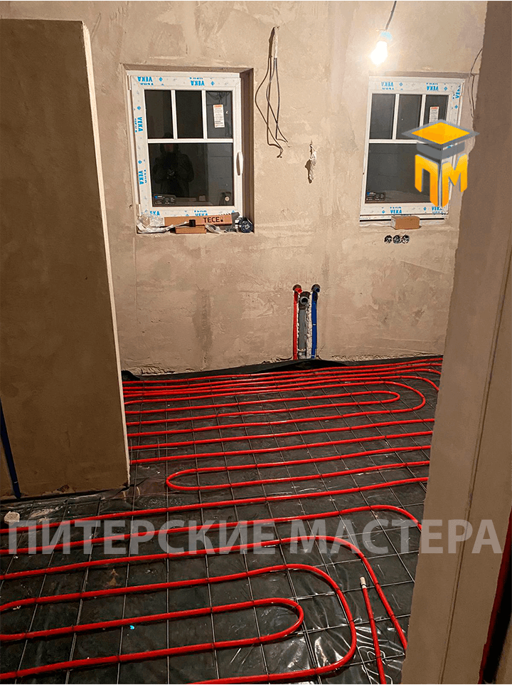 Монтаж теплого пола в комнате с небольшими окнами